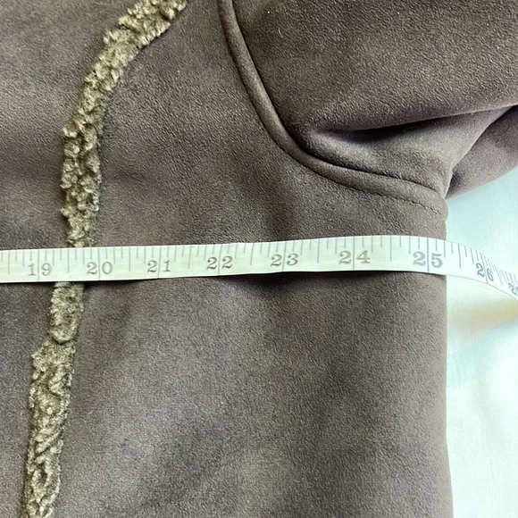 LL Bean Sherpa lined toggle buttons brown Heavy winter coat Sz XL-petite. - Picture 9 of 10